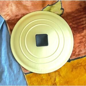 Vintage Le Creuset Elysees Pale Yellow 2.5 QT Dutch Oven LID ONLY Square Knob #C